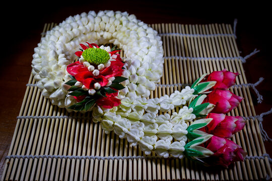 Long Needle 14 Steel Lei Malai Flowers Bead Thailand Handcraft