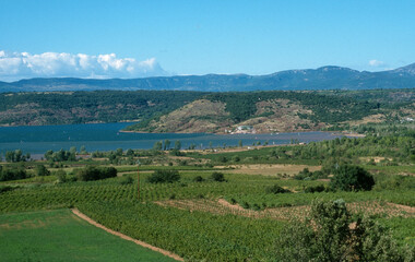 Fototapeta premium Lac du Salagou, barrage du Salagou, Hérault, 34, Occitanie; France