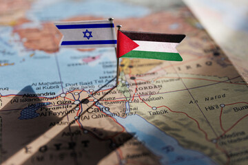 Israel and Palestine flags on geopolitical Map. Gaza strip and West Bank. War conflict - obrazy, fototapety, plakaty