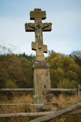 Krzyże w jesiennej odsłonie w Beskidach