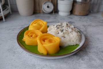Decorative mango sticky rice. Fruit thai dessert.