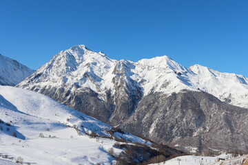 Hautes-Pyrénées - Peyragudes - Montagnes enneigées
