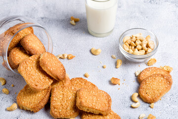 Oatmeal cookies with cashew nuts