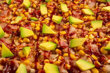Charcoal chicken pizza with BBQ sauce - Bacon, corn, avocado and Neapolitan sauce