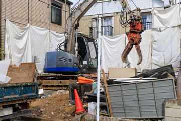 古くなった木造戸建住宅の解体工事