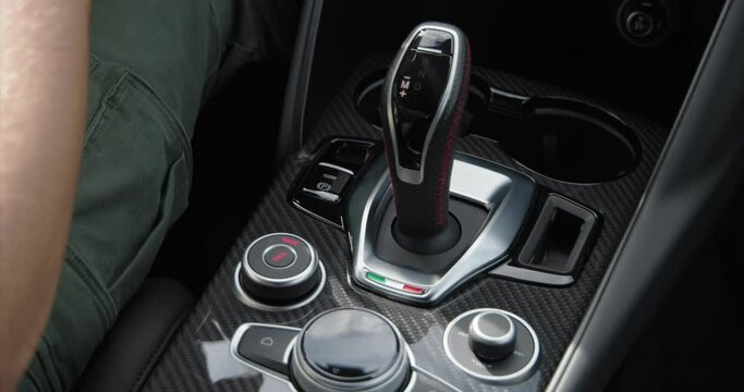 alfa romeo giulia quadrofoglio center shift lever and drive mode select