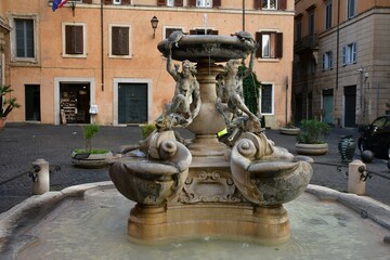 Architektura Rzymu, Fontana delle Tartarughe, Roma, Italia.