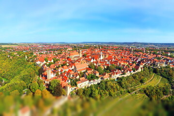 Luftbild von Rothenburg ob der Tauber mit Blick auf die historische Altstadt. Rothenburg ob der...