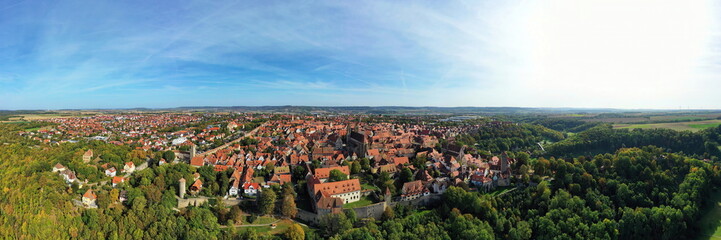 Fototapeta na wymiar Luftbild von Rothenburg ob der Tauber mit Blick auf die historische Altstadt. Rothenburg ob der Tauber, Ansbach, Mittelfranken, Bayern, Deutschland.