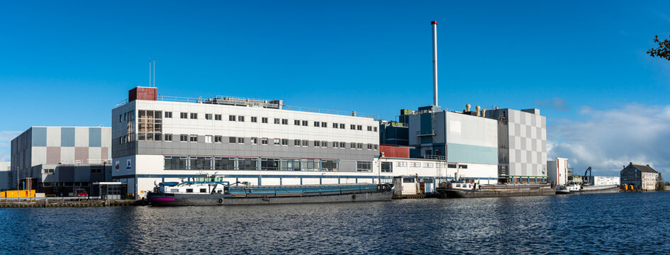 Koog aan de Zaan, The Netherlands, 15.10.2023, Cacao processing factory of The Olam Food Ingredients along the river Zaan