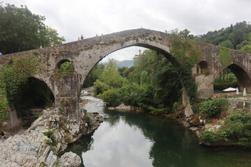 Fototapeta na wymiar Roman Bridge of Cangas de Onís, town in Asturias (Spain)