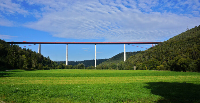 Neckartalbr&uuml;cke A81 bei Weitingen, Baden W&uuml;rttemberg, Deutschland