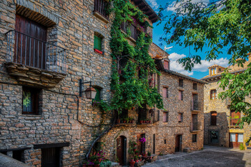 Aínsa is a Pyrenean town in the province of Huesca, in the region of Sobrarbe and the Autonomous...