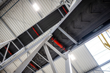 belt conveyor - production line - rubber raw material transporter - conveyor belts - plant interior