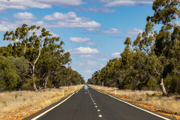 Fototapeta na wymiar Mitchell Highway in far western New South Wales Australia