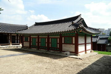 Fototapeta na wymiar Hyanggyo of Suwon, South korea