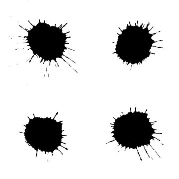 4 Farbkleckse mit schwarzer Farbe