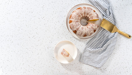Simple vanilla bundt cake from box cake
