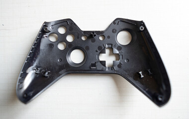 Controle de videogame e console em Destaque abertura e manutenção