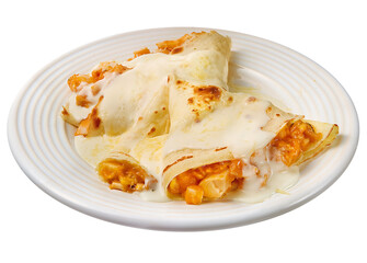 prato com delicioso crepe de palmito com molho de queijo branco isolado em fundo transparente