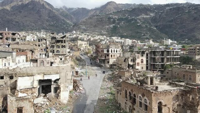 Drone footage of the destruction of Yemeni homes due to the war in the city of Taiz, Yemen