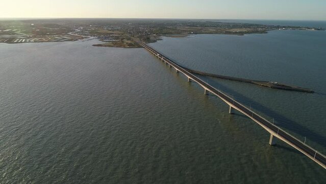 Viaduc de l'&icirc;le d'Ol&eacute;ron, Charente Maritime, France	