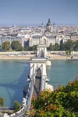 Tableaux ronds sur aluminium brossé Széchenyi lánchíd Bridge over Danube river in Budapest. Aerial view from above over Budapest landmark Szechenyi Chain Bridge. Travel to Hungary. 