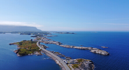 Drohnenfoto von der Atlantikstraße in Norwegen