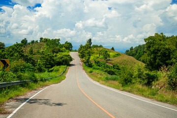 Fototapeta na wymiar curvy road on beautiful Nan mountain in northern Thailand.