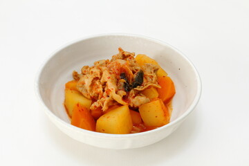豚キムチ肉じゃが