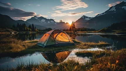 Foto op Plexiglas photo de camping en plein air. tente 2 personnes dans la nature, montagne en arriere plan. zone naturelle, protégée. © jp