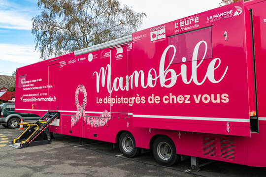 Le Mammobile est un cabinet de radiologie aménagé dans un camion pour réaliser les mammographies dans le cadre du Dépistage Organisé du Cancer du Sein. Il se deplace essentiellemetn en zone rurale