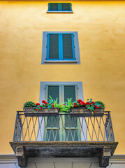 Fototapeta na wymiar View of the building in the Lago di Como, Italy