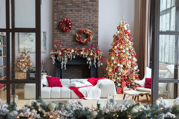 Christmas decoration in the house - 669129817
