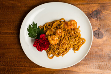 Shrimp lo mein