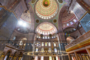 Fototapeta na wymiar Beautiful view of the Yeni Cami Mosque in Istanbul