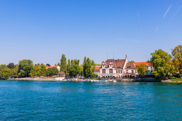 Fototapeta na wymiar La ville de Constance au bord du Lac en Suisse