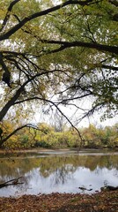 Fototapeta na wymiar Olentangy River in Autumn, Columbus, Ohio