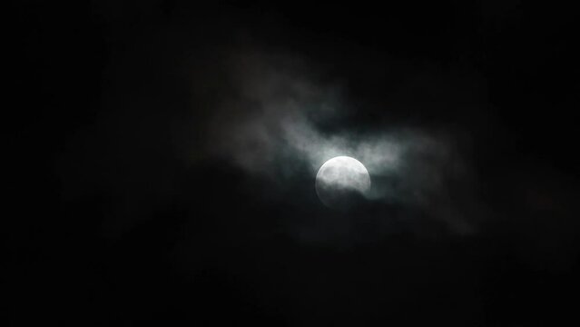 Vollmond in der Halloweennacht