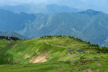Fototapeta na wymiar 巻機山からの景色