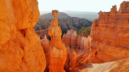 Fototapeta na wymiar Fairytale landscape of glowing rock towers in the American Bryce Canyon.