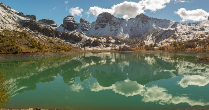 Formation de nuages au dessus du Lac d'Allos au sud de la France