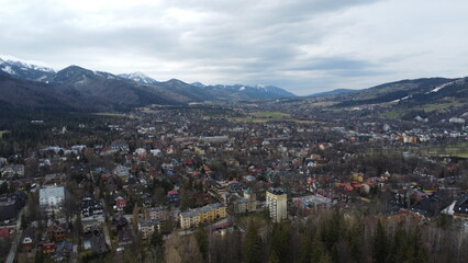Zakopane is a resort town in the south of Poland at the foot of the Tatra Mountains. It is popular with lovers of winter sports, mountain climbing and mountain hiking. A view of the entire city.