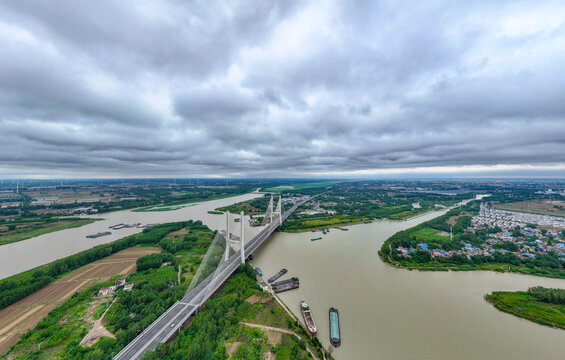 The beijing-hangzhou grand canal in jiangsu province huaian section of cross-strait scenery