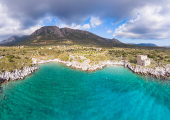 Obraz premium Aerial view beautiful water bay in the greek spectacular coast line. Turquoise blue transparent water, unique rocky cliffs, Greece summer top travel destination Mani peninsula Peloponnese