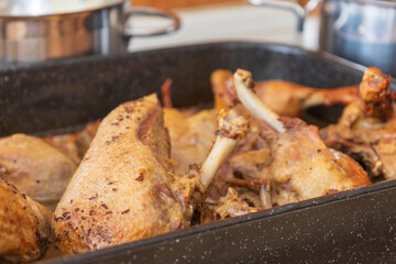 Excellent food. Golden roasted duck. Excellent lunch.