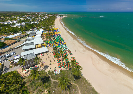 Imagem A&eacute;rea da Praia de Guarajuba, Cama&ccedil;ari, Bahia, Brasil