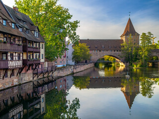 Alte Häuser an der Pegnitz, Fronveste und Schlayerturm, Nürnberg, Mittelfranken, Bayern,...