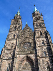 Fototapeta na wymiar St. Lorenz, Lorenzkirche in Nürnberg, Mittelfranken, Bayern, Deutschland, Europa