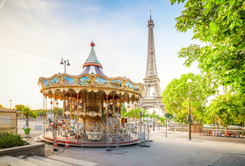 Paris Eiffel Tower and path in Trocadero gardens at sunrise in Paris, France. Web banner format. Eiffel Tower is one of the most iconic landmarks of Paris. - obrazy, fototapety, plakaty